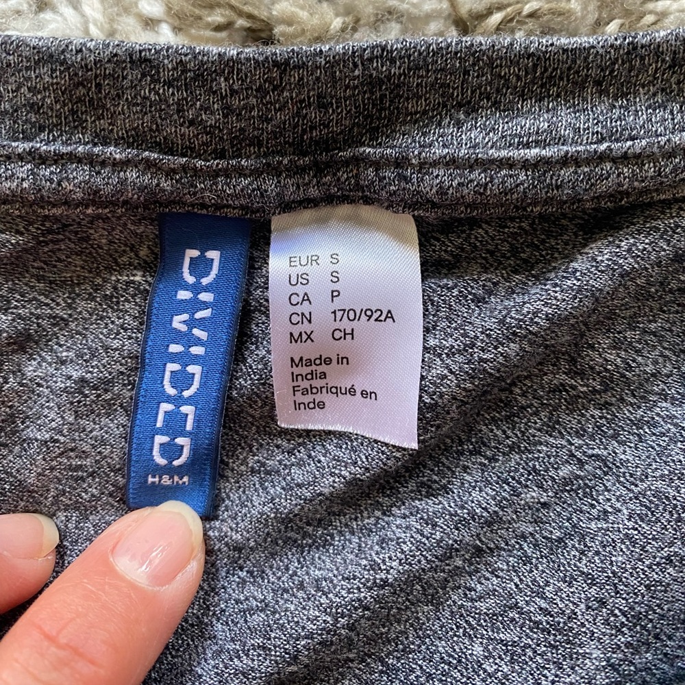 H&M Basic T-shirt - Picture 3 of 5